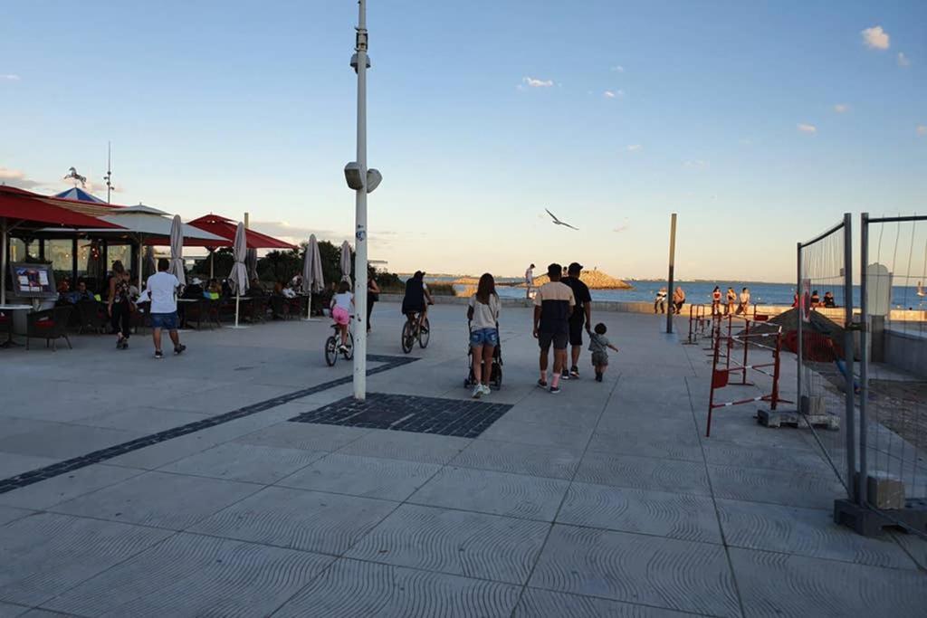 Studio Cabines 6 Couchages 150 M De La Plage Et A Quelques Secondes Des Commerces Wifi Gratuit ラ・グランド・モット エクステリア 写真